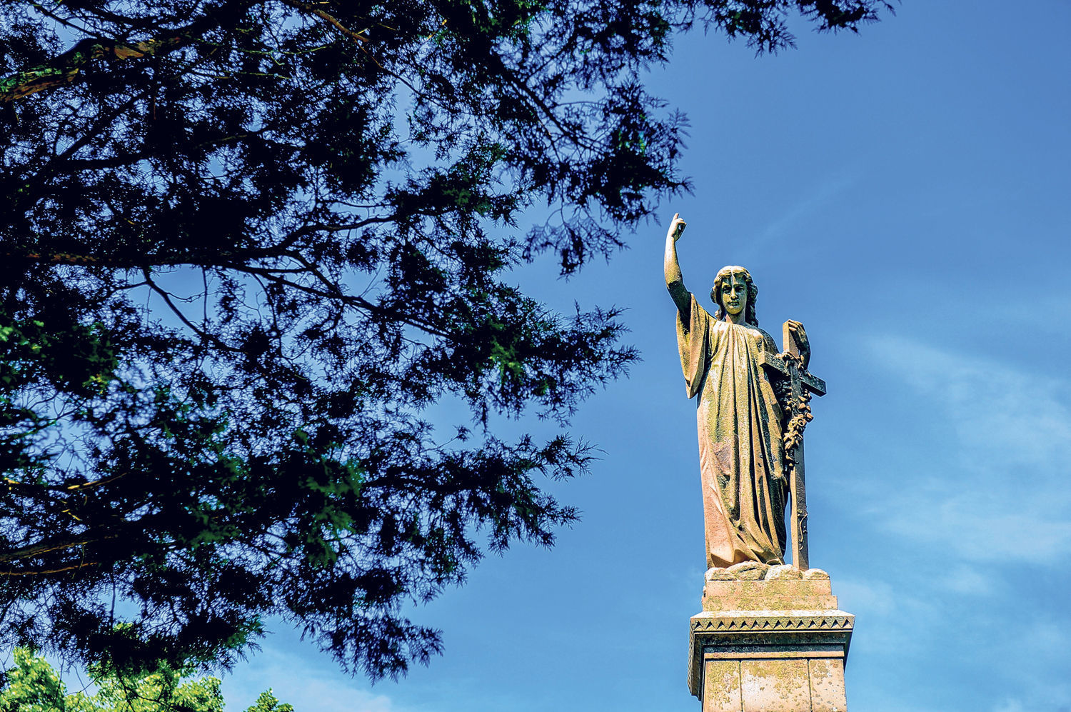 Sweet Briar statue